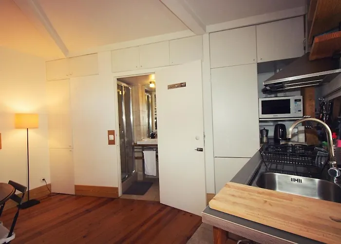 Terrace & Sunny - Center, Quiet & Pratical Apartment *